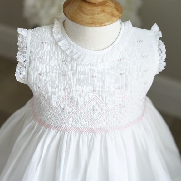 Girls White Dress Smocked Size 9 Month Feltman Brothers Pink Embroidery NWOT - Picture 1 of 7